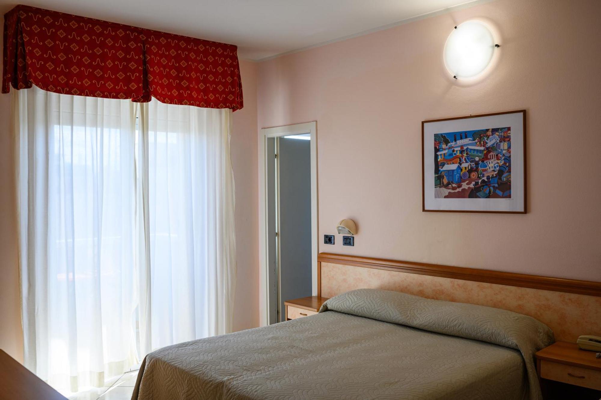 Hotel De Paris Lido Di Savio Eksteriør bilde